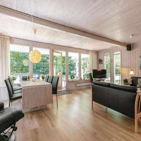 Three-bedroom Holiday In *