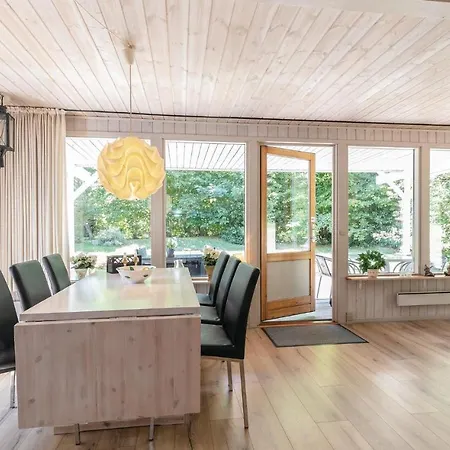 Three-bedroom Holiday In *